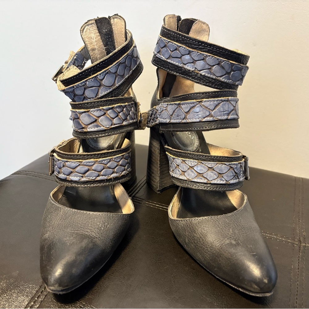 Freebird Jaclynn Black and Blue Strappy Heels